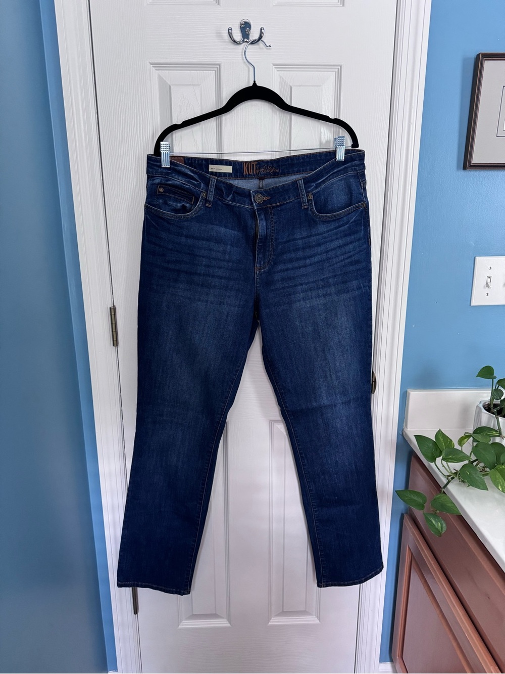 Kut from the Kloth Dark Blue Straight-Leg Women's Jeans